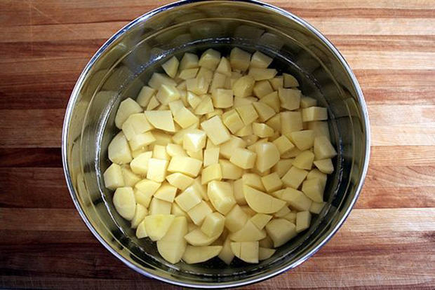 Keep potatoes white