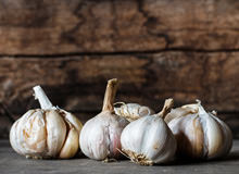 10 Incredible Garlic Hacks