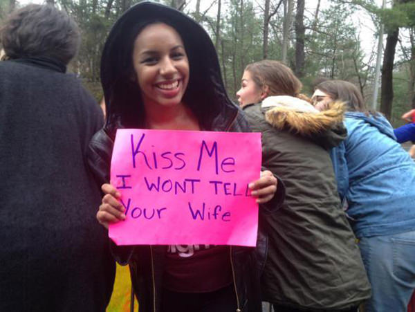 Sexy Running Signs At A Road Race #4: Kiss me. I won't tell your wife.